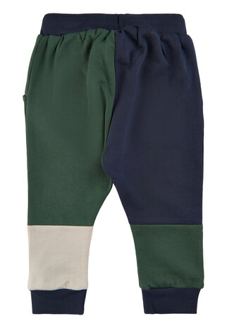 The New W22 sweatpants in colour blocks